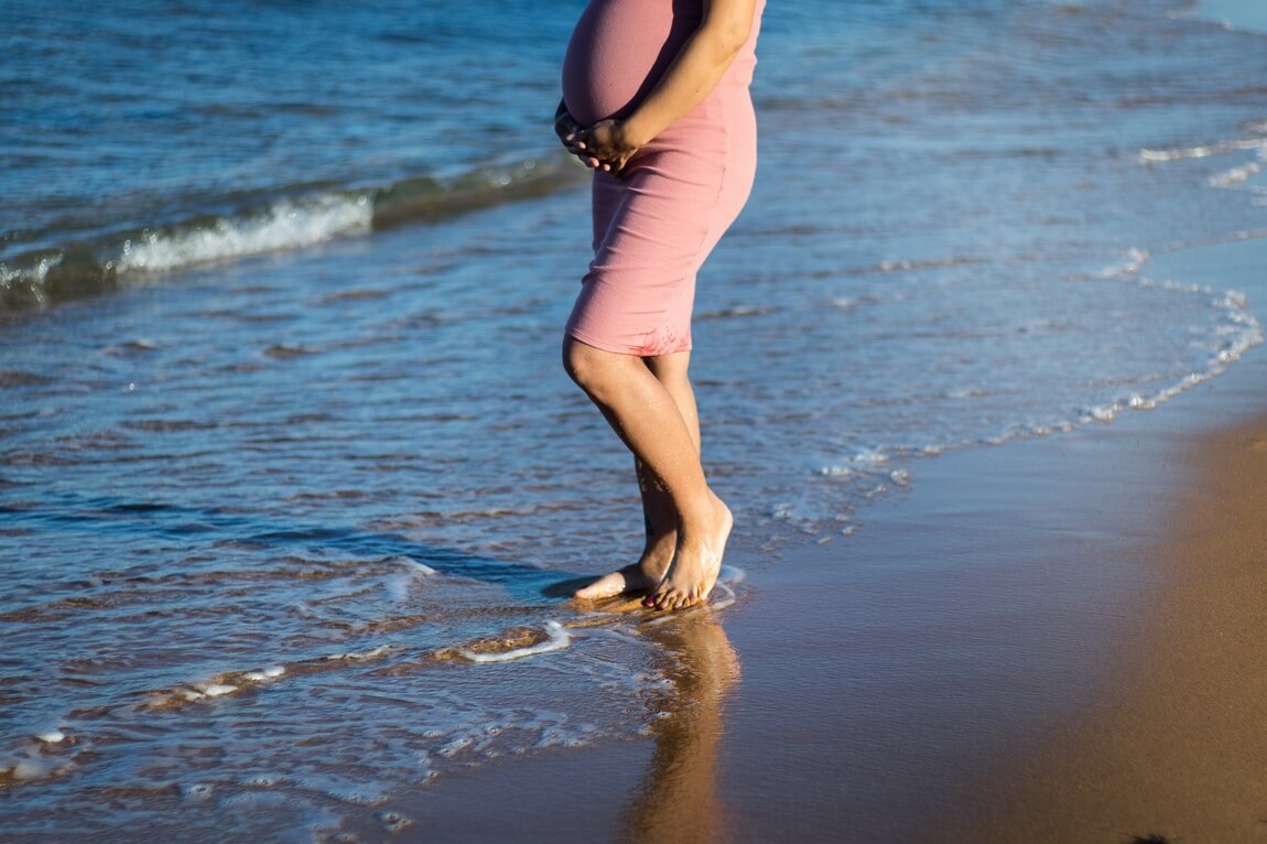 202-ВЛ-half-body-pregnant-woman